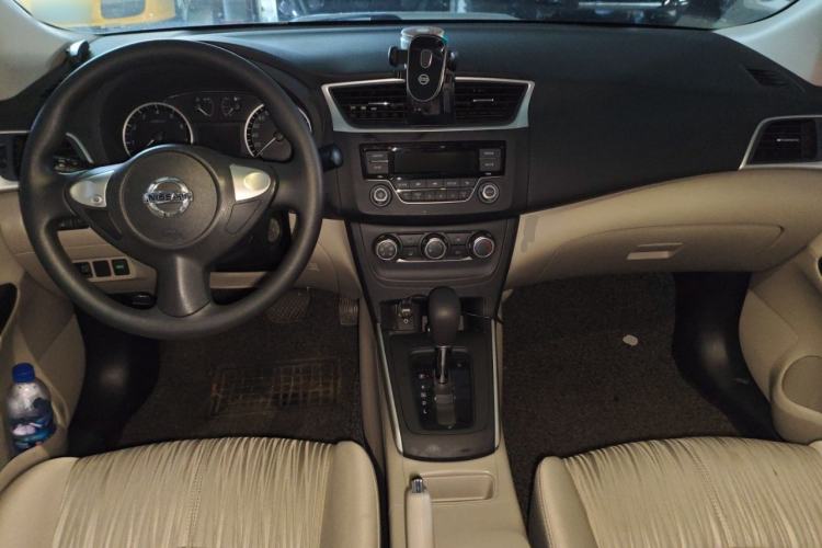 Used Nissan Sylphy 2016 1.6XE CVT Comfort Edition Center Console