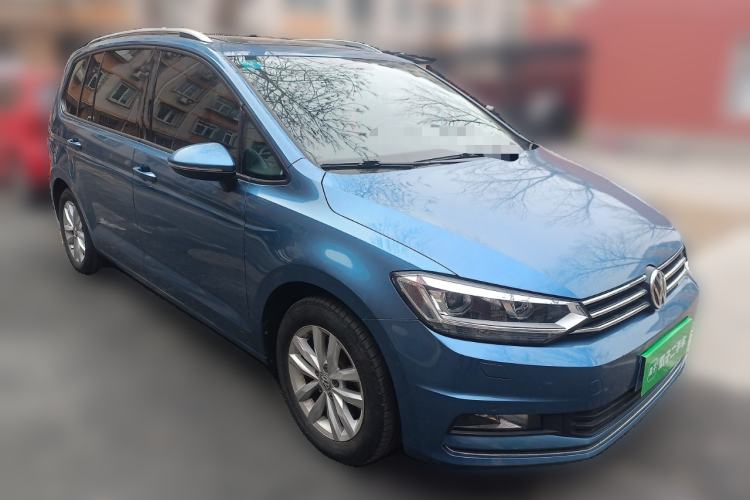 Used Volkswagen Touran 2016 Volkswagen Touran L 280TSI DSG Comfort Edition Front Right 45 Deg