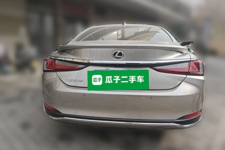 Used Lexus ES 2022 300h Excellence Edition