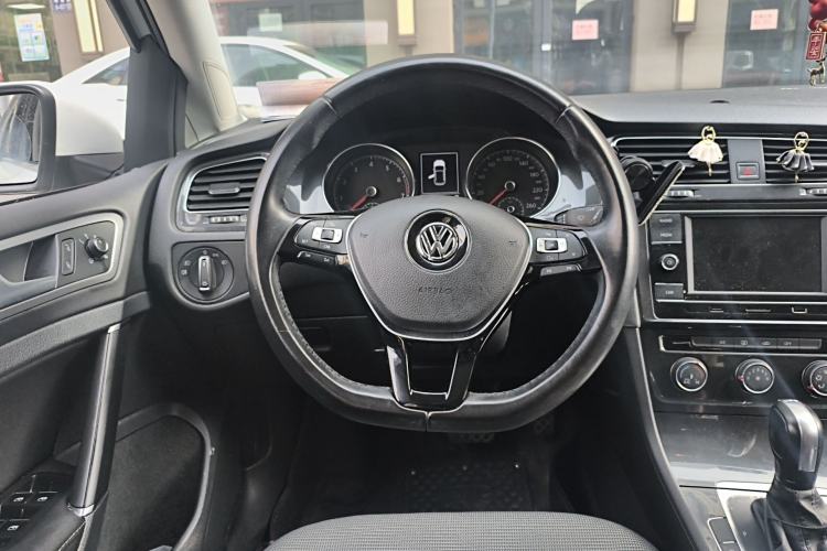 Used Volkswagen Golf 2018 230TSI Automatic Comfort Model Steering Wheel