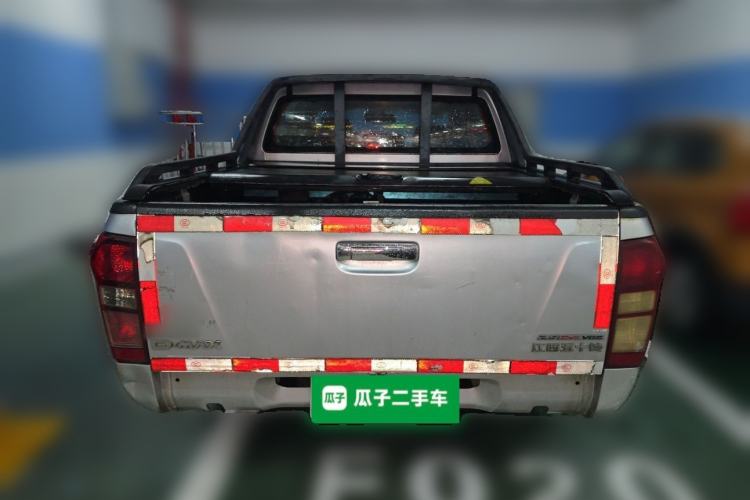Used Isuzu D-MAX 2015 2.5T Two-Wheel Drive Manual Base Version 4JK1
