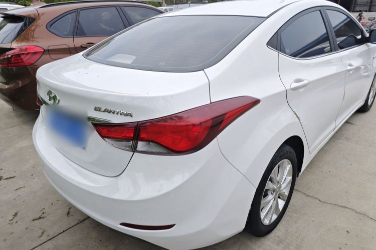 Used Hyundai Elantra (5th Generation / Langdong) 2016 1.6L Automatic Smart Version
