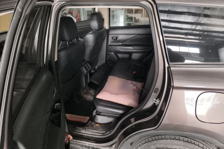 Used Mitsubishi Outlander 2019 2.0L Two-Wheel Drive Comfort Edition 5 Seats China VI Standard
