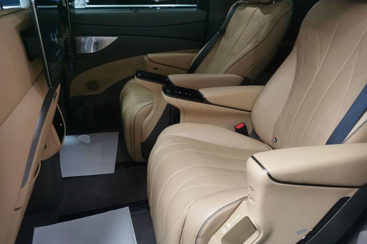 Used Denza D9 2022 DM-i 970 Four-Wheel Drive Prestige Model