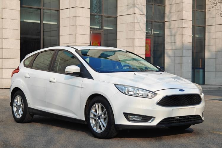 Used Ford Focus 2015 Hatchback EcoBoost 125 Automatic Supreme Style Edition
