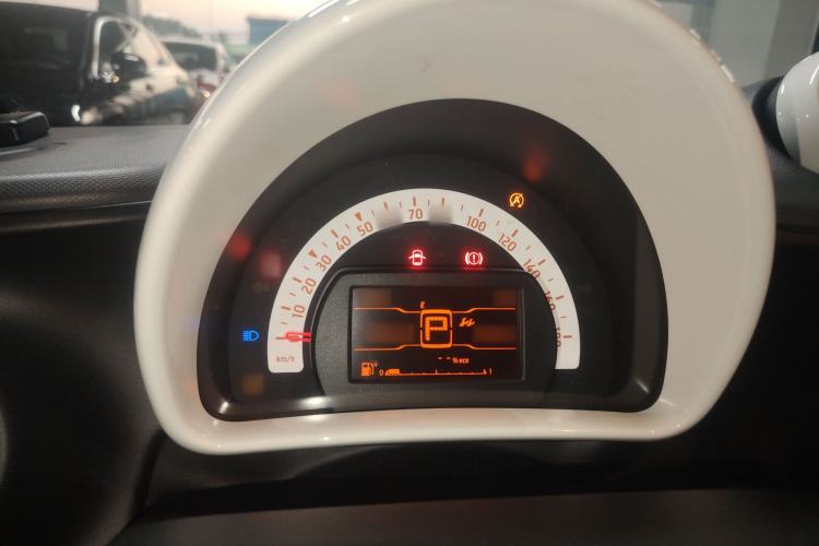 Used smart fortwo 2015 1.0L 52 kW hardtop Dynamic version