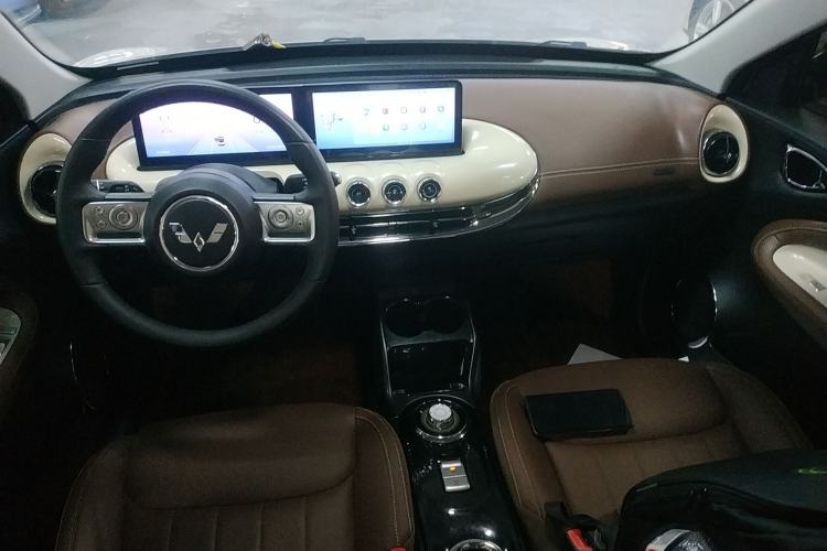 Used Wuling Bingo 2023 410 km Lingxi Deluxe Edition Center Console