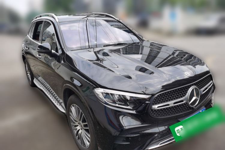 Used Mercedes-Benz GLC 2025 GLC 300 L 4MATIC Dynamic Model 5 Seats Front Right 45 Deg