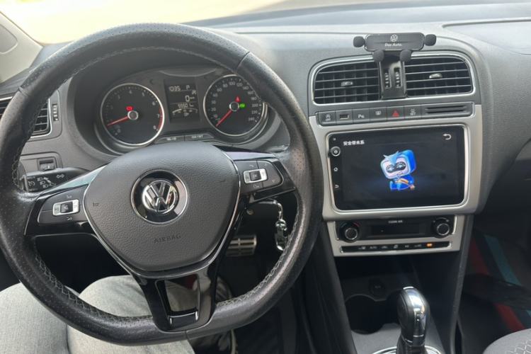 Used Volkswagen Polo 2018 1.5L Cross Polo Automatic
