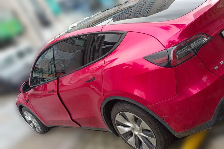 Used Tesla Model Y 2021 Long-Range All-Wheel-Drive Version
