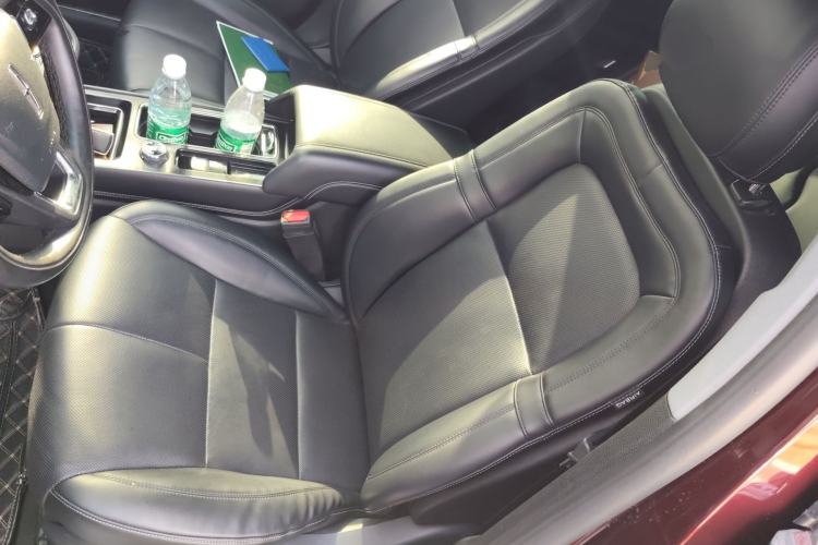 Used Lincoln Corsair 2021 2.0T Two-Wheel Drive Deluxe Edition Left Front Seat