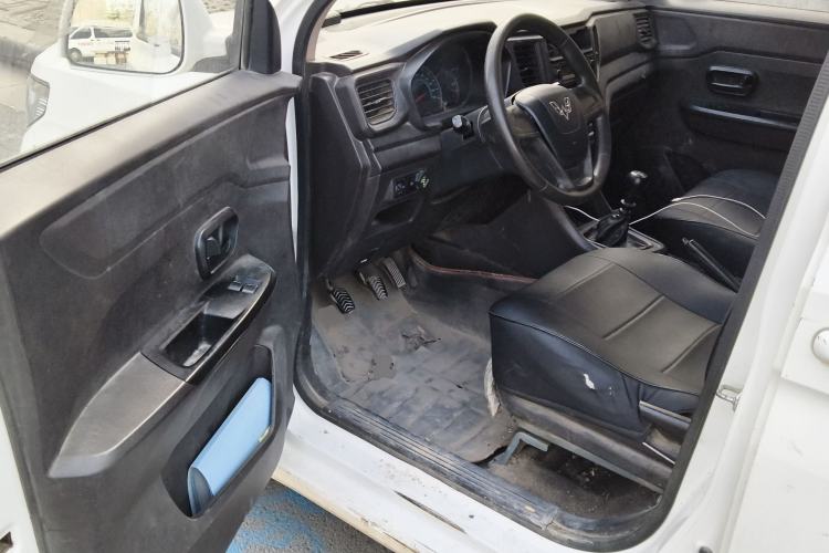 Used Wuling Hongguang V 2019 1.5L Enjoyment Version China VI LAR