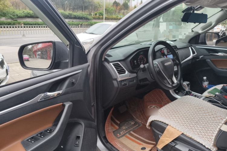 Used SAIC MAXUS T70 2021 2.0T Diesel Automatic 4x4 Elite Version with Long Bed and High Ground Clearance Driver Seat