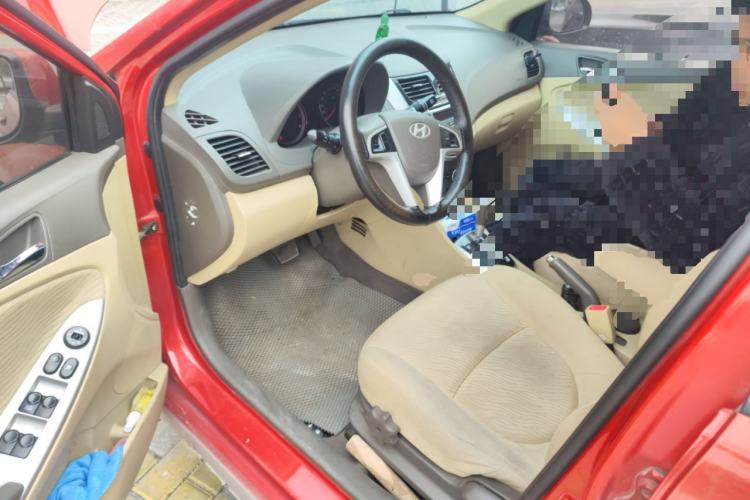 Used Hyundai Verna (older generation) 2010 Sedan 1.4L Automatic Luxury GLS Trim
