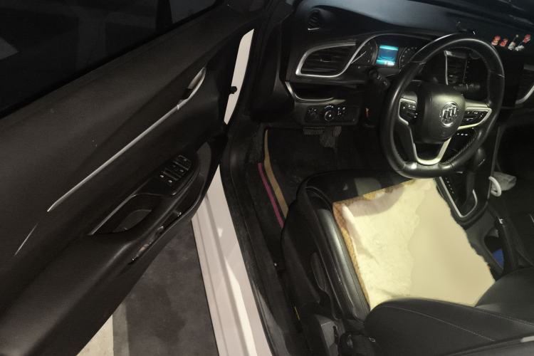 Used Buick GT 2018 18T Automatic Elite Model Driver Seat