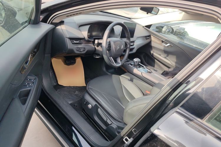 Used Hongqi E-QM5 2021 Charging Version Flagship Edition Driver Seat