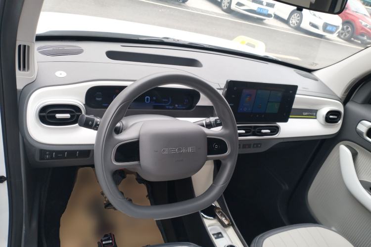 Used Geely Galaxy Panda 2025 210km Panda Rider Center Console