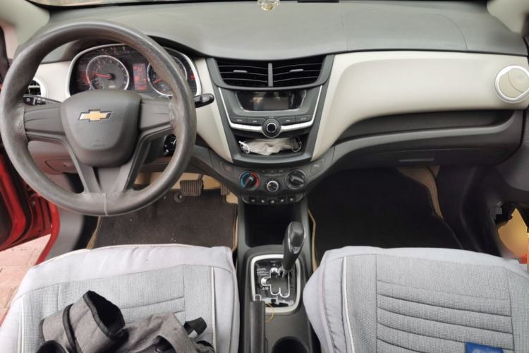 Used Chevrolet Sail 2015 Sail 3 1.3L AMT Ideal Edition Center Console