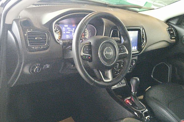 Used Jeep Compass 2019 220T Automatic Family Edition
