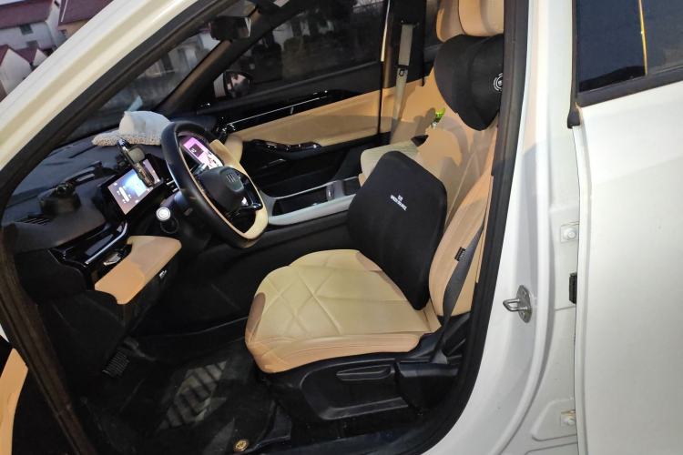 Used Geely Galaxy L6 2023 60km PLUS
