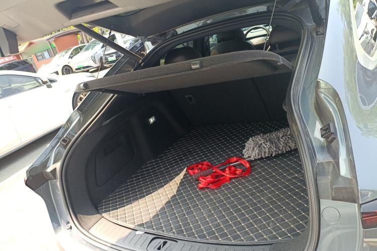 Used CHANGAN NEVO A07 2025 All-Electric "True Fragrance" Edition 710-Mile Long-Range Version Trunk