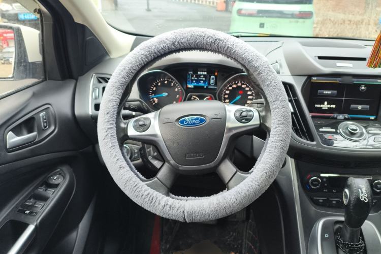 Used Ford Kuga 2015 2.0L GTDi Four-Wheel Drive Prestige Model Steering Wheel