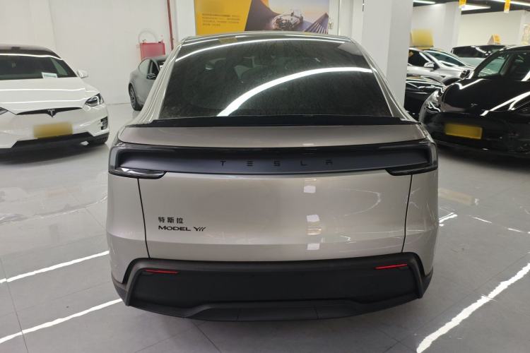 Used Tesla Model Y L 2025 Model Long-Range All-Wheel-Drive Version