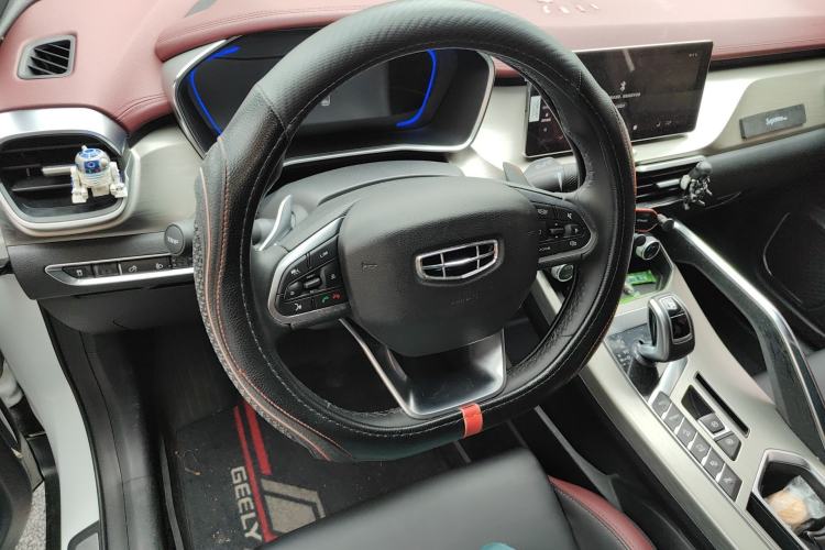 Used Geely Auto Coolray 2019 Sport Model 260T DCT Battle China V Standard Steering Wheel