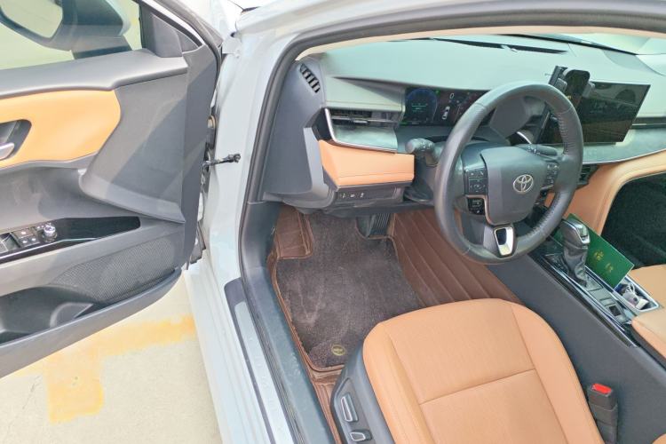 Used Toyota Camry 2024 Dual-Motor 2.0 HG Premium Edition