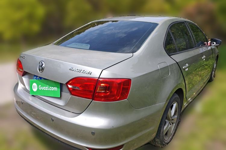 Used Volkswagen Sagitar 2012 1.6L Manual Fashion Edition