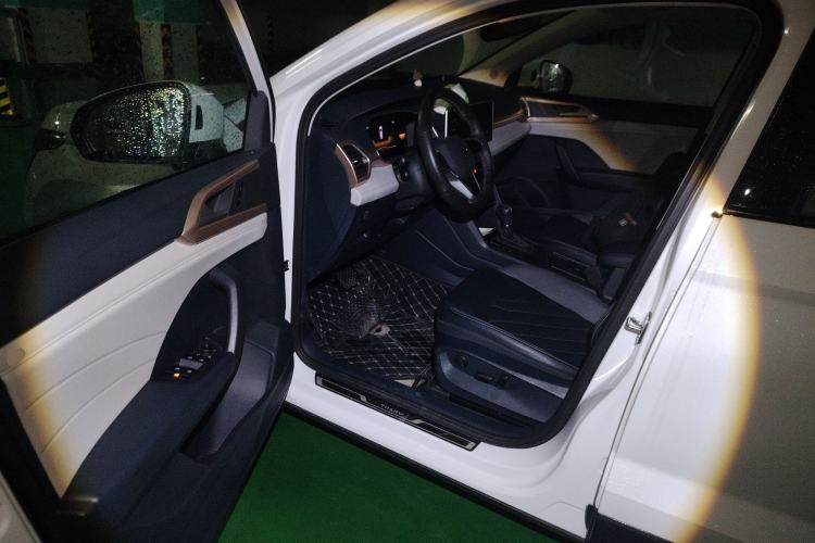 Used Volkswagen Tharu 2023 300TSI Two-Wheel-Drive Moonlight Edition
