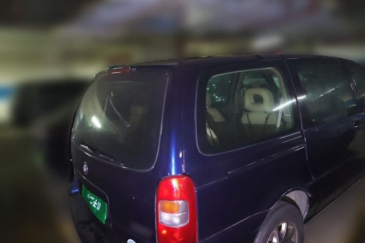 Used Buick GL8 2005 2.5L CT1 Comfort Model Rear Right 45 Deg