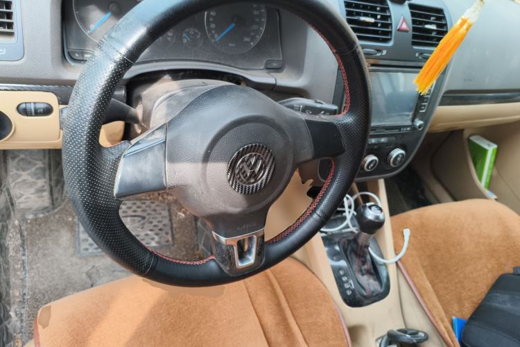 Used Volkswagen Sagitar 2009 1.6L Automatic Comfort Edition Steering Wheel