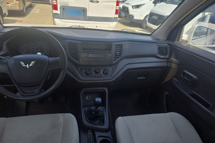 Used Wuling Hongguang V 2019 1.5L Jingqu Version China VI LAR