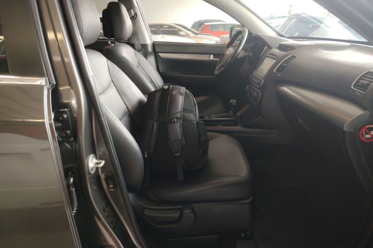 Used Kia Sorento 2013 2.4L 7-Seater Gasoline Luxury Version China IV Standard
