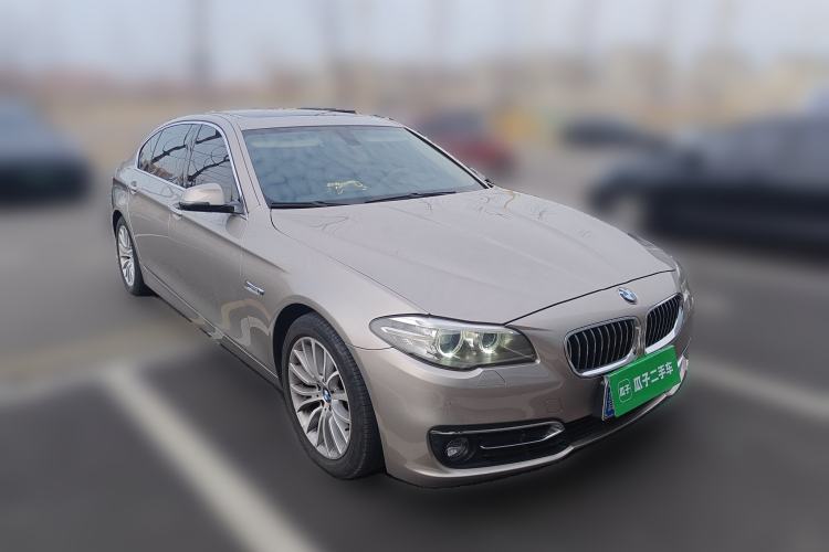 Used BMW 5 Series 2017 525Li Luxury Design Package Front Right 45 Deg