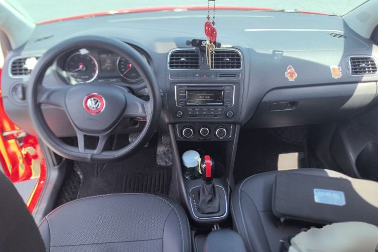 Used Volkswagen Polo 2014 1.4L Automatic Comfort Edition Interior 2