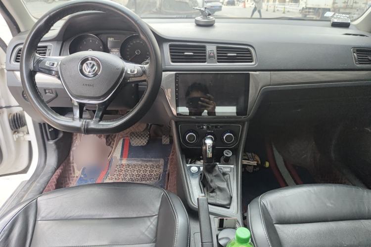 Used Volkswagen Lavida 2018 Classic 1.5L Automatic Comfort Edition China VI Standard Center Console