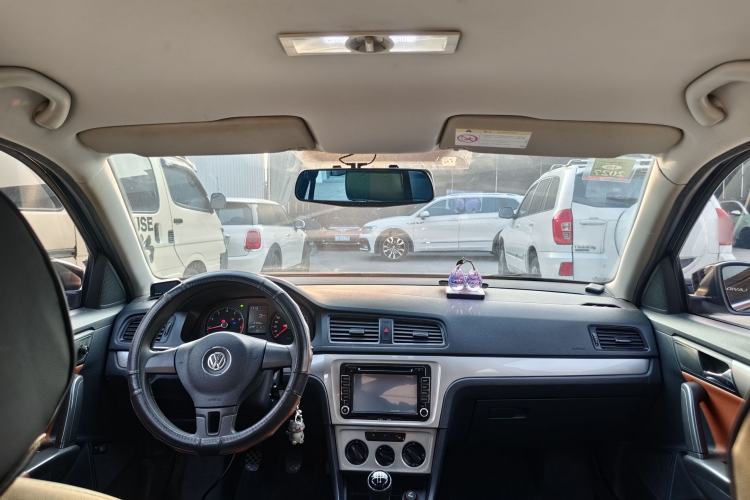 Used Volkswagen Lavida 2013 Revised Classic 1.6L Manual Fashion Edition Headliner