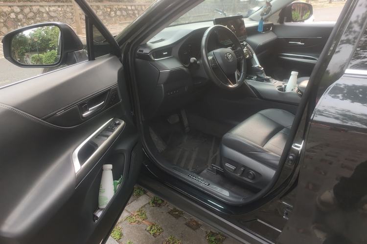 Used Toyota Harrier 2022 2.0L CVT Two-Wheel Drive Deluxe Edition Driver Seat