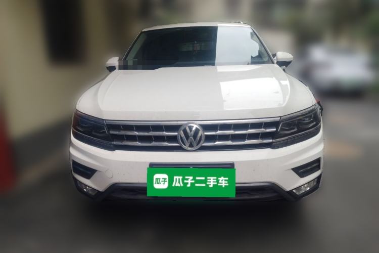 Used Volkswagen Tiguan L 2017 380TSI Automatic All-Wheel-Drive Luxury Edition Front