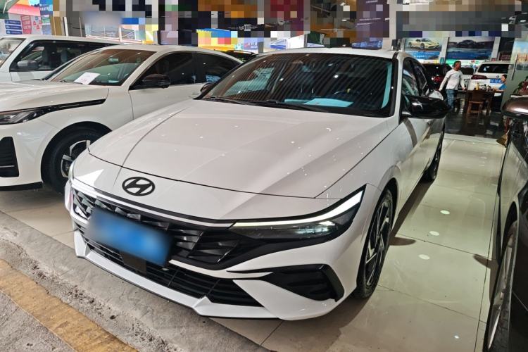 Used Hyundai Elantra 2023 1.5L CVT LUX Prestige Edition