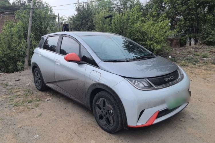 Used BYD Dolphin 2021 405 km Fashion Edition Front Right 45 Deg