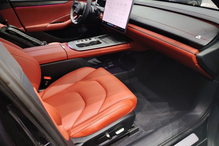 Used Xiaomi Auto SU7 2024 Four-Wheel Drive Ultra-Long Range Advanced Intelligent Driving Max Edition
