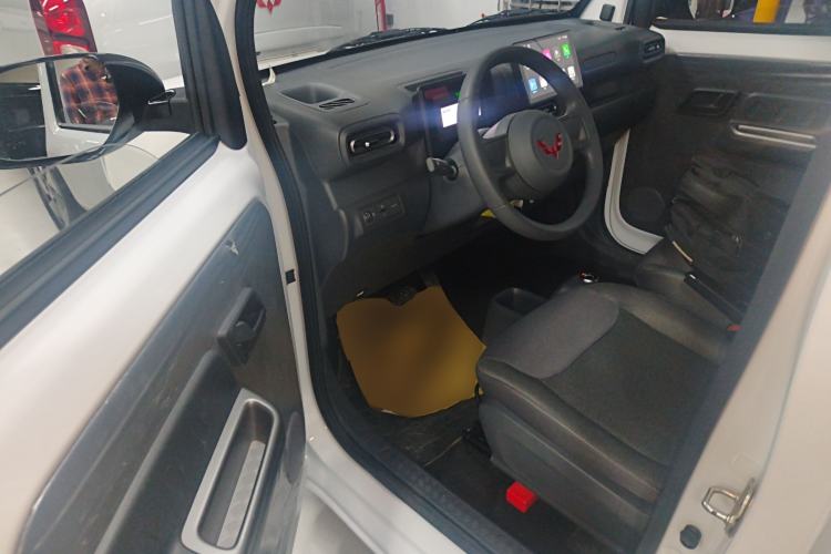 Used Wuling Zhiguang New Energy 2025 Standard Model Driver Seat