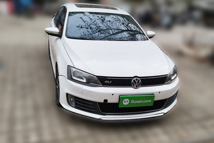 Used Volkswagen Sagitar 2013 2.0 TSI GLI Front Right 45 Deg