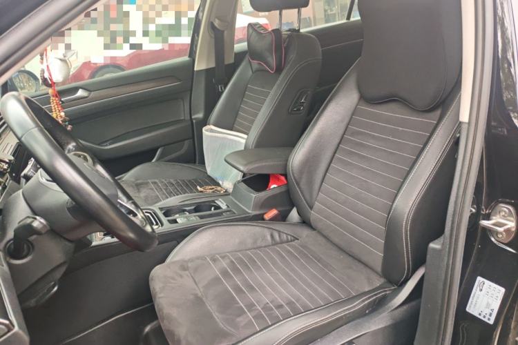 Used Volkswagen Magotan 2021 330TSI DSG 30th Anniversary Edition Left Front Seat