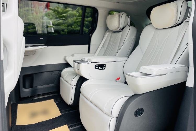 Used XPeng X9 2024 702 Ultra-Long Range Max Interior 5