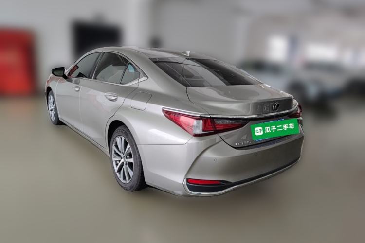 Used Lexus ES  Rear Left 45 Deg