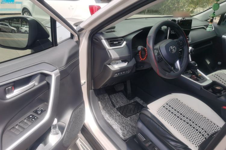 Used Toyota Wildlander 2023 2.0L CVT Two-Wheel Drive Luxury PLUS Edition Driver Seat